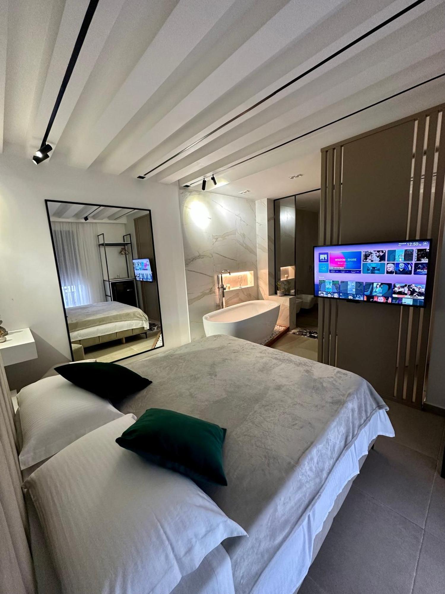 Sea View Luxury Apartment *